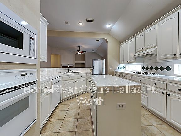 5th image of 18732 Tall Oak Dr