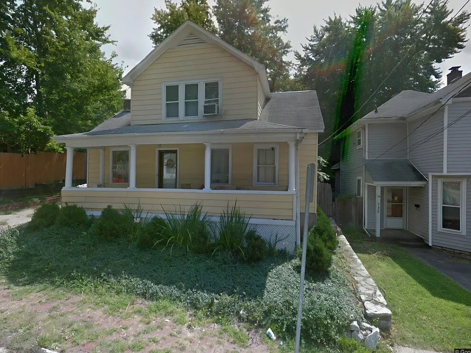 741 Spring St