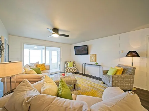 315 Park Lake Blvd APT 107, Detroit Lakes, MN 56501