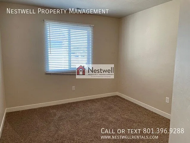 284 N 725 E — Photo 8