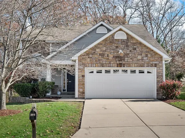 588 Indian Lake Dr, Wright City, MO 63390