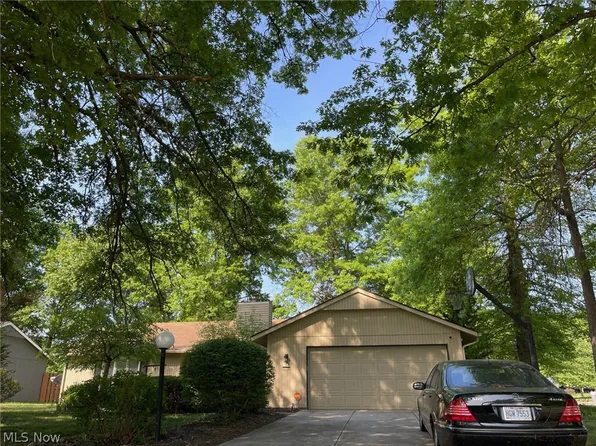 10788 Waterfall Rd, Strongsville, OH 44149