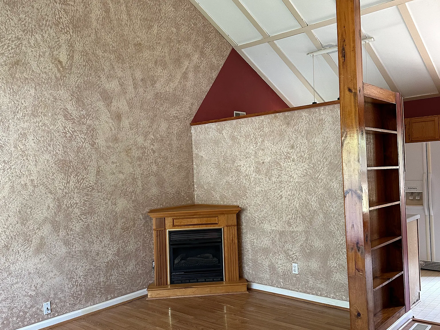 3 bed, 1300 sqft, $1,695 — Photo 3
