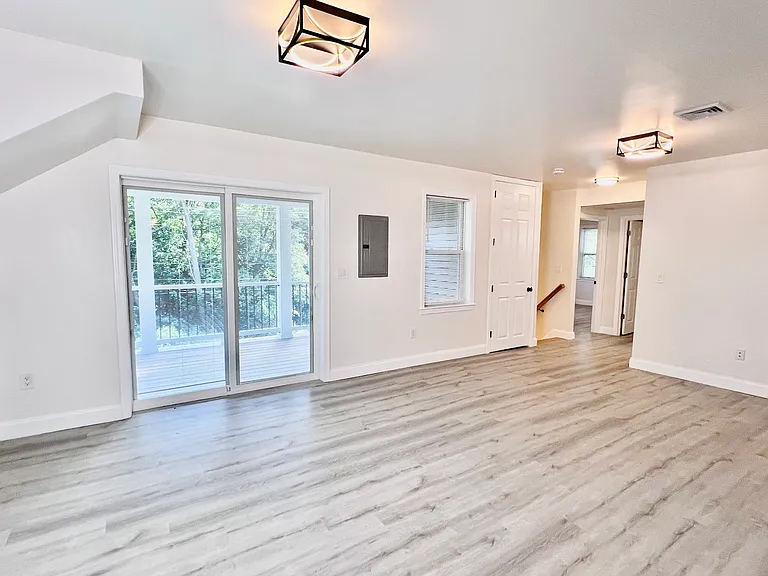 164 Ashburnham St #2 — Photo 6