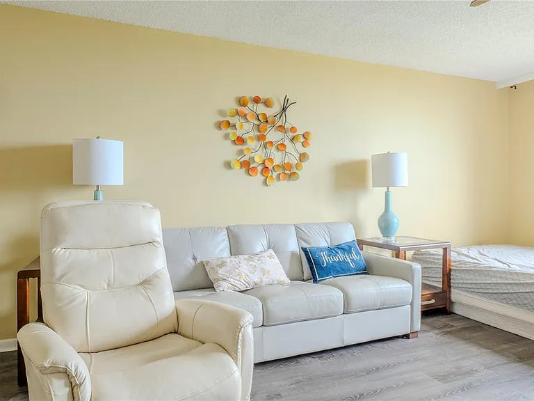 2620 Cove Cay Dr #802 — Photo 2