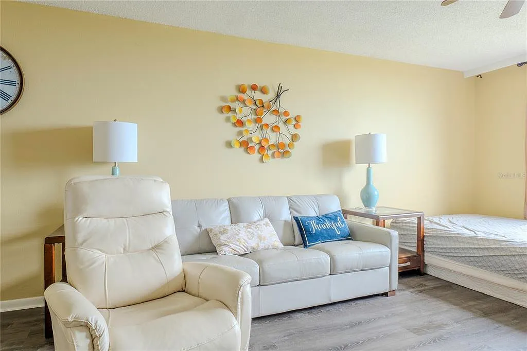 Building Photo - 2620 Cove Cay Dr #802
