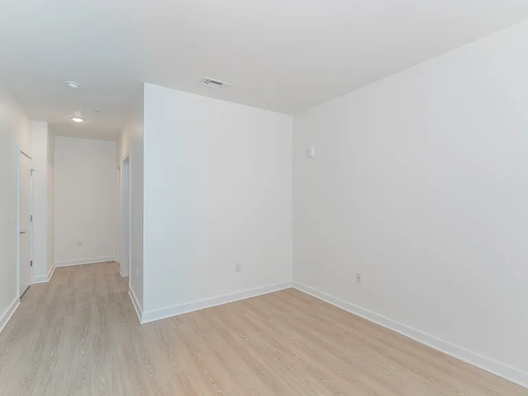 Wrighthaven Square Apartments — Photo 87