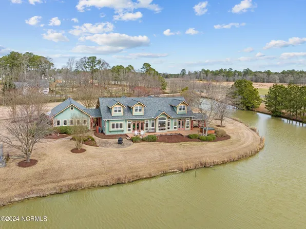 1408 Boyd Galloway Road, Grimesland, NC 27837