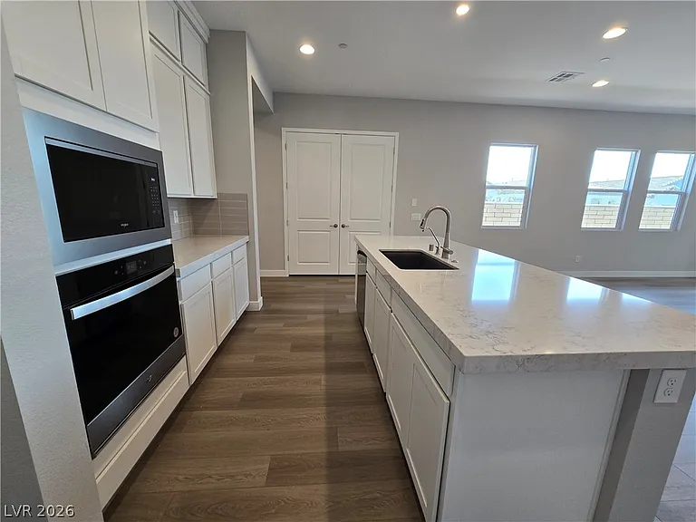 852 Weston Ridge St — Photo 5