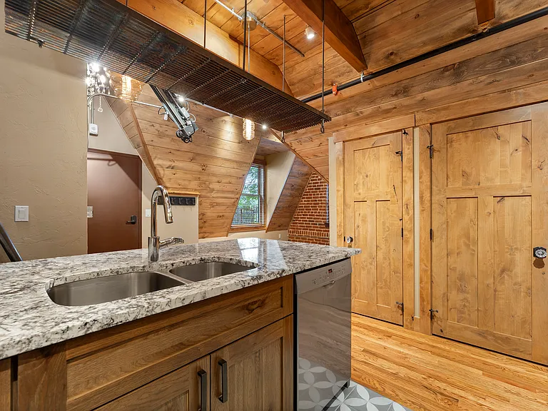 1128 N Grant St #301 — Photo 9