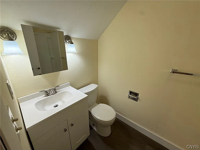416 Danforth St #1F — Photo 11