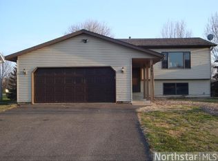 2391 Helena Rd N, Oakdale, MN 55128