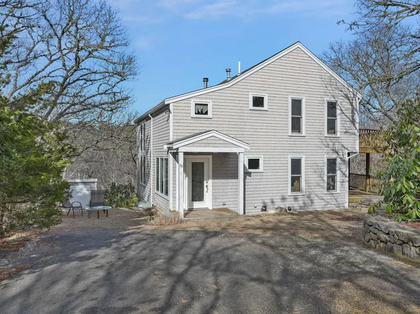 18 Wood Duck Way, Oak Bluffs, MA 02557