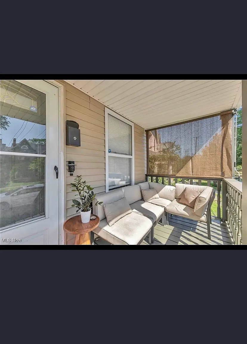 4 bed, 1960 sqft, $2,200 — Photo 1