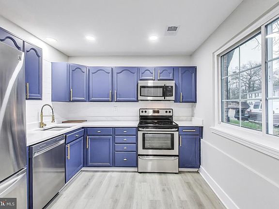 4th image of 1039 Dorset Dr
