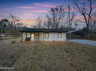 61 South St, Sebastopol, MS 39359