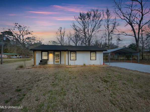 61 South St, Sebastopol, MS 39359