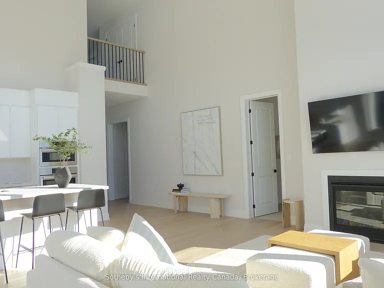 102 Sladden Ct — Photo 6
