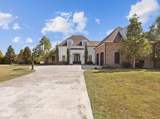 100 Sweetwater Crk, Youngsville, LA 70592