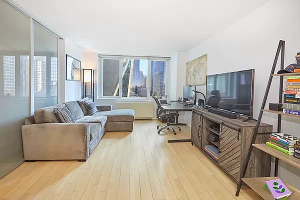1st image of 322 W 57th St APT 26R