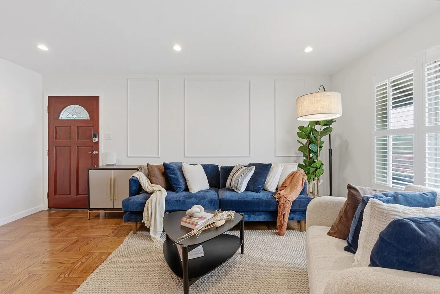 5 bed, 4.0 bath, $14,364 — Photo 1