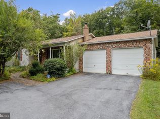 551 Sleepywoods Rd, Cross Junction, VA 22625