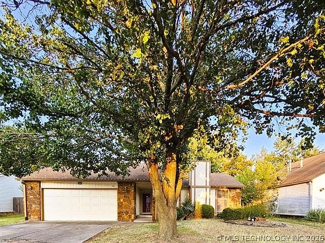 1st image of 1903 N Aster Pl