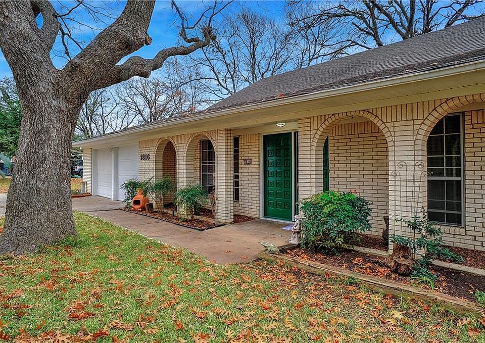 1st image of 1816 Catalina Cir