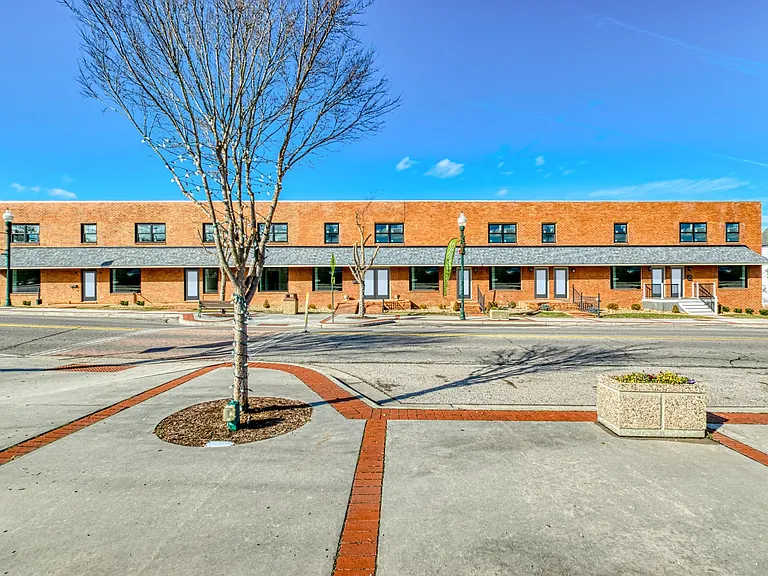 207 W Main St #4 — Photo 9