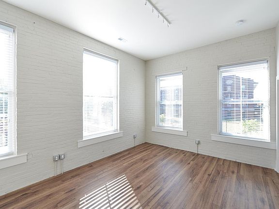 3rd image of 3600 Texas Ave #B