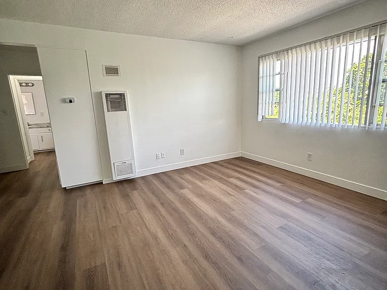 9361 Cellini Ave #6 — Photo 2