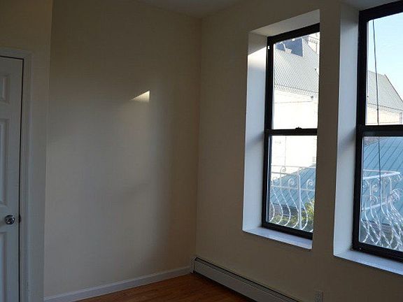 3rd image of 229 W 115th St APT 5D