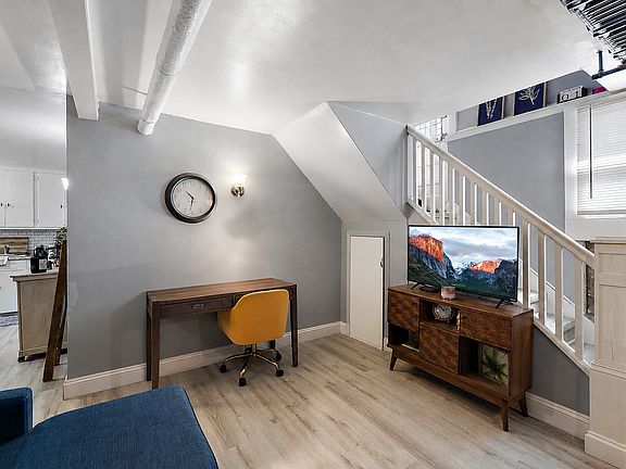 4th image of 405 E 6th St #6