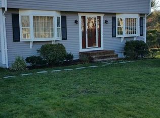 66 Riverside Dr, Norwell, MA 02061