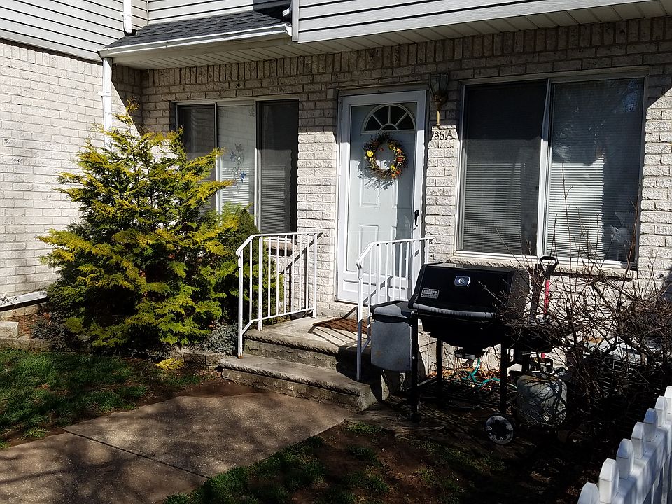 1st image of 735A Ramona Ave