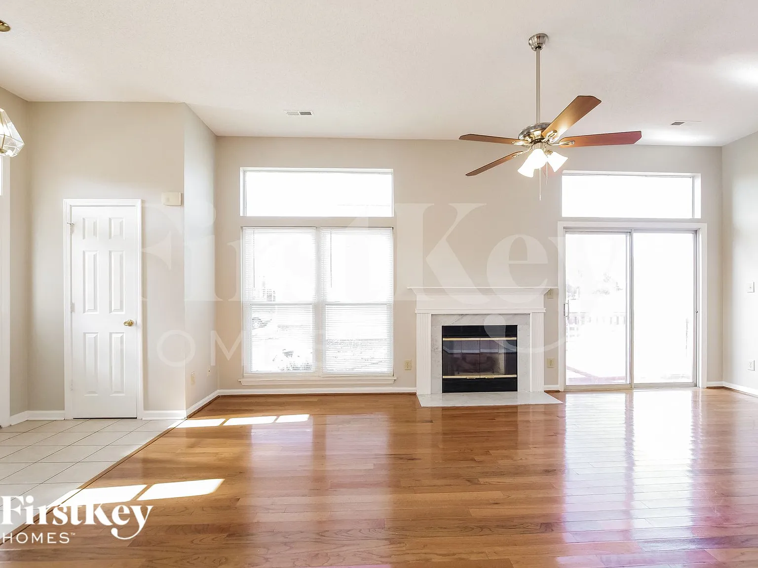 3 bed, 2.0 bath, 1501 sqft, $1,960 — Photo 2