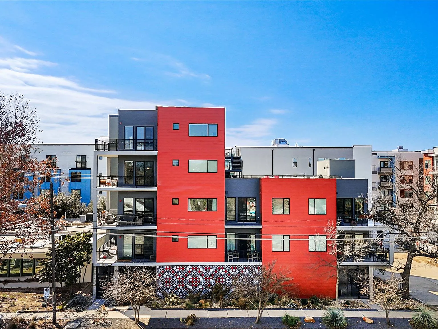1 bed, 1.0 bath, 1022 sqft, $2,550 — Photo 2