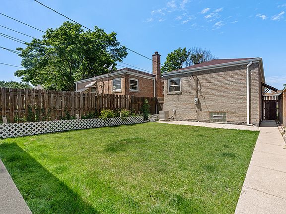 3rd image of 3855 W 58th Pl