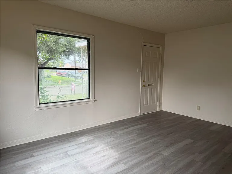 2041 Harvard St — Photo 6