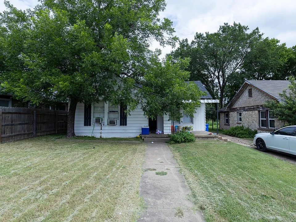 2913 Homan Ave