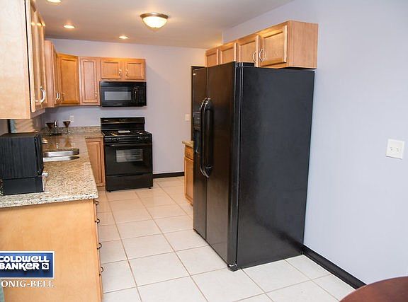 5th image of 1329 Royal Dr
