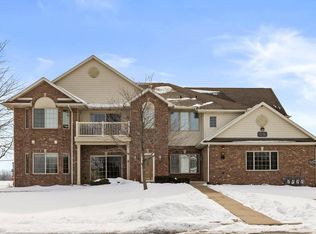 9296 Creekside Cir UNIT 212, Pleasant Prairie, WI 53158
