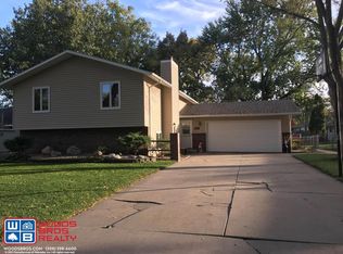 1509 W Newcastle Rd, Grand Island, NE 68801