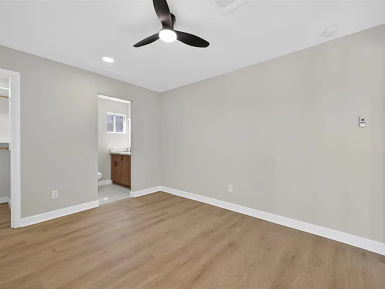 889 Chas Ln — Photo 25