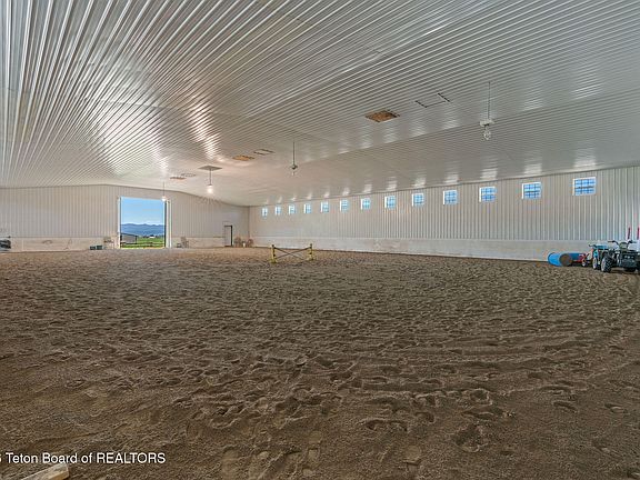 5th image of 86 Hawks Rest Rd