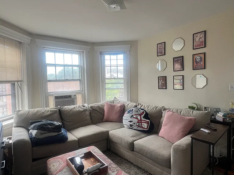 72 Strathmore Rd #11B — Photo 2