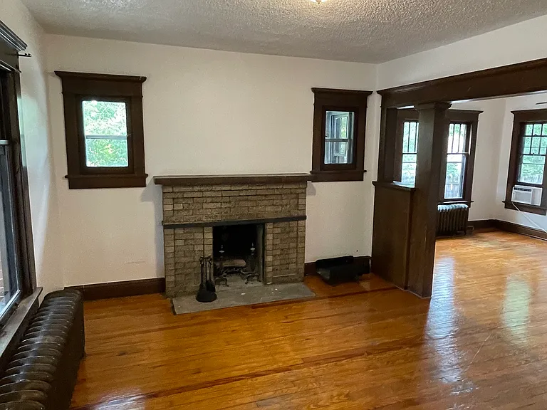 2089 S Logan St — Photo 3