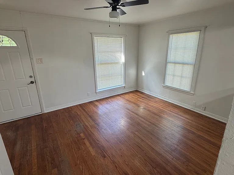 1520 Glen Ave — Photo 3