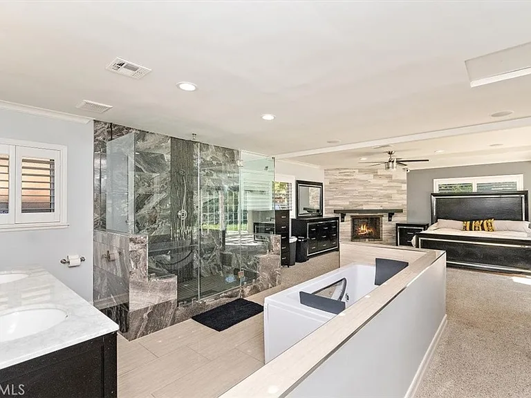 24226 Meadow Falls Dr — Photo 27