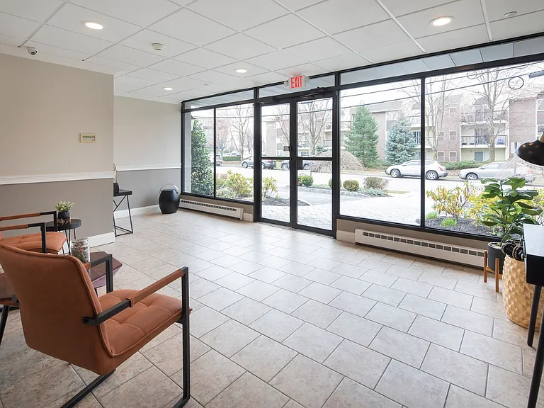 30 Euclid Ave — Photo 13